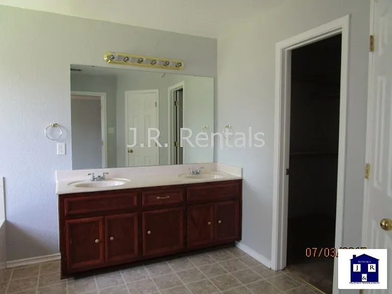 5510 Shawn Dr — Photo 79