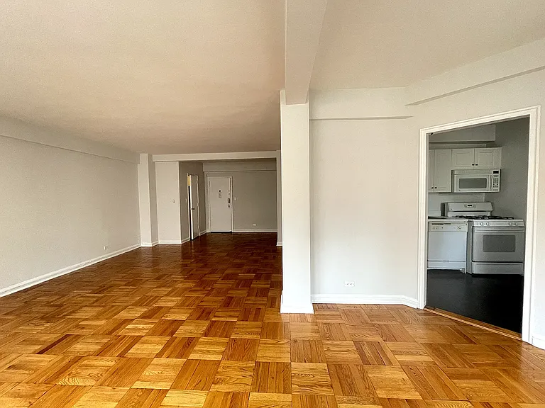 41 Park Ave #14E — Photo 2