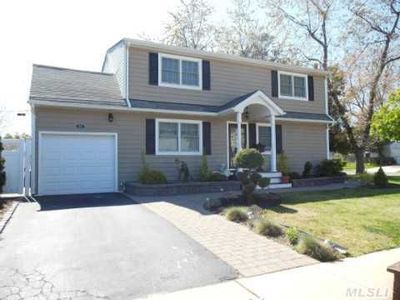 1605 Midland Dr, East Meadow, NY, 11554