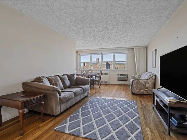 88-08 151st Ave #6J, Howard Beach, NY 11414