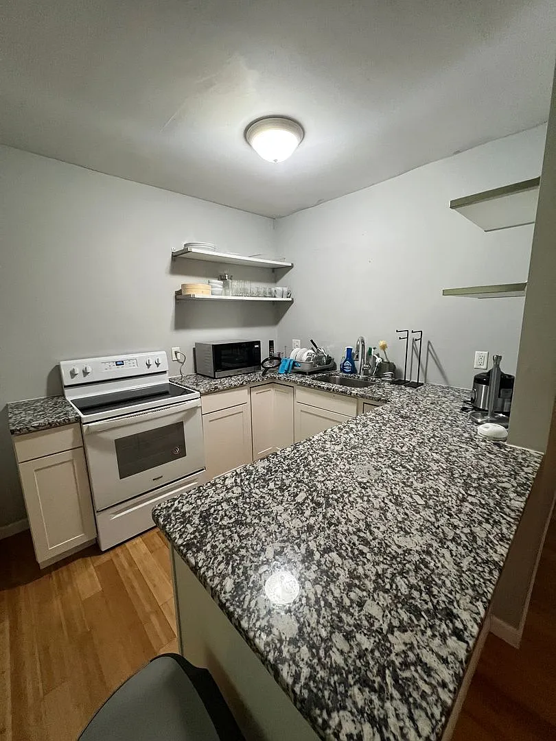 189 W Patterson — Photo 2