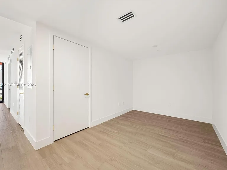 90 NE 32nd St #504 — Photo 9