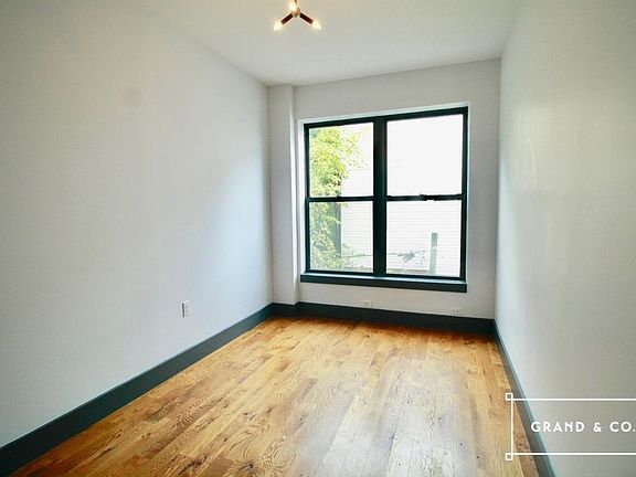5th image of 174 Knickerbocker Ave #3C