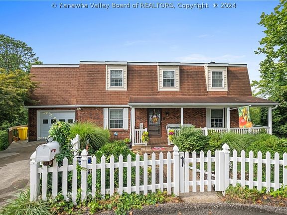 3rd image of 15 Peach Tree Ln