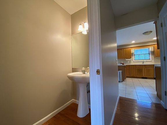 4th image of 603 Orchard Dr