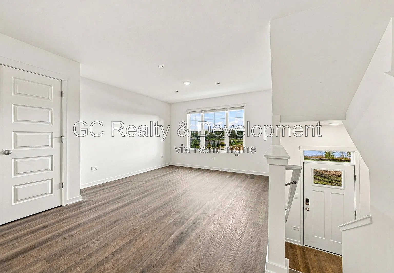 3 bed, 2.5 bath, 1756 sqft, $3,400 — Photo 3