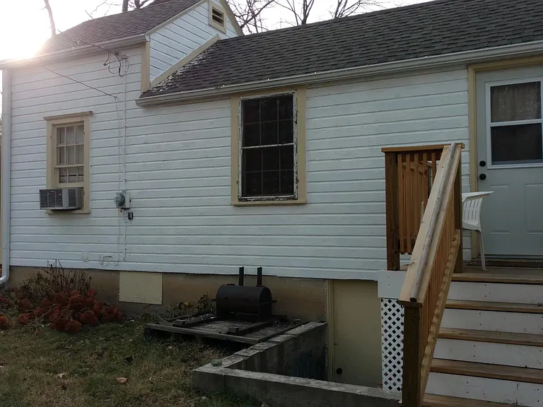 260 Campus Ave — Photo 3