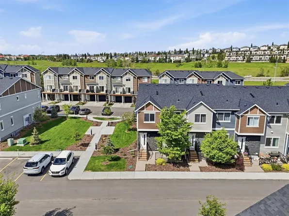 15 S Tuscany Summit Sq NW, Calgary, AB T3L 0G1