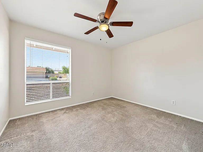 212 E Eugie Ave — Photo 9