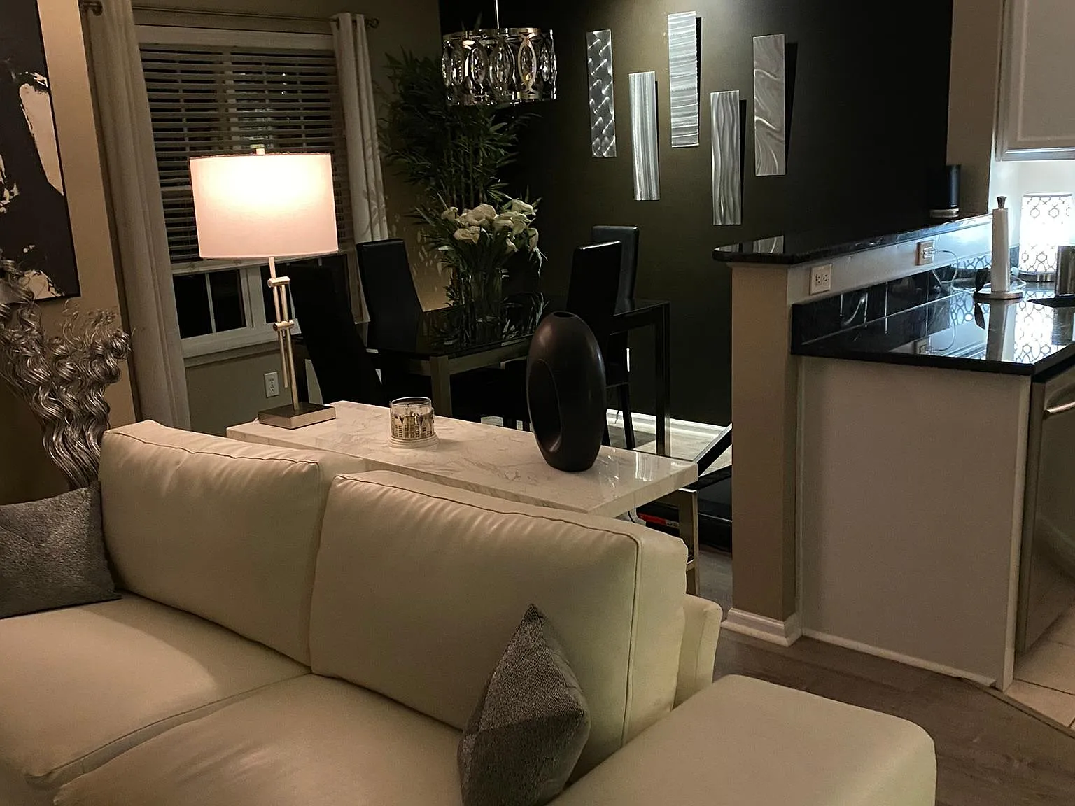 2 bed, 1426 sqft, $2,100 — Photo 1