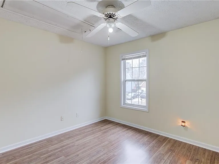 3924B Berwick Farm Dr — Photo 28