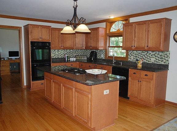 5th image of 2730 Seiler Dr