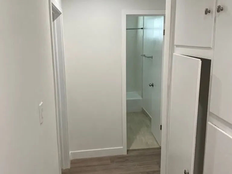 4324 Ventura Canyon Ave — Photo 16