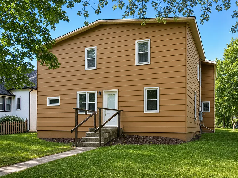 407 7th St NE Staples, MN 56479 — Photo 11