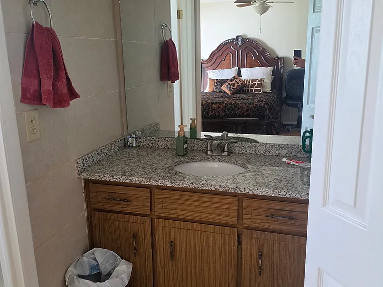 725 Hamlin Dr — Photo 6