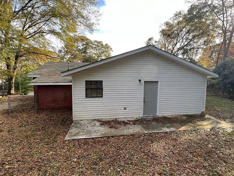 3608 Willow Lane Dr — Photo 2