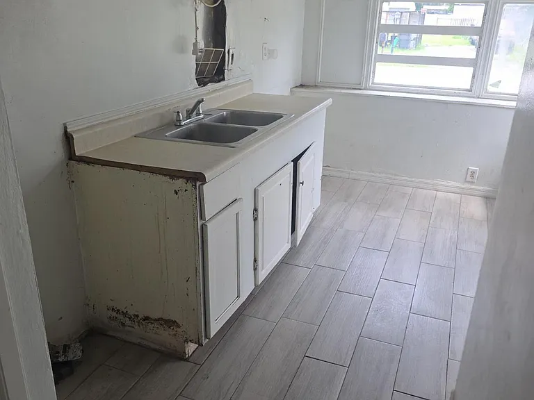 2329 Denver St #3 — Photo 5