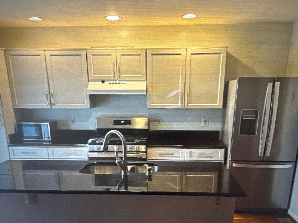 2nd image of 12099 Edgemere Cir