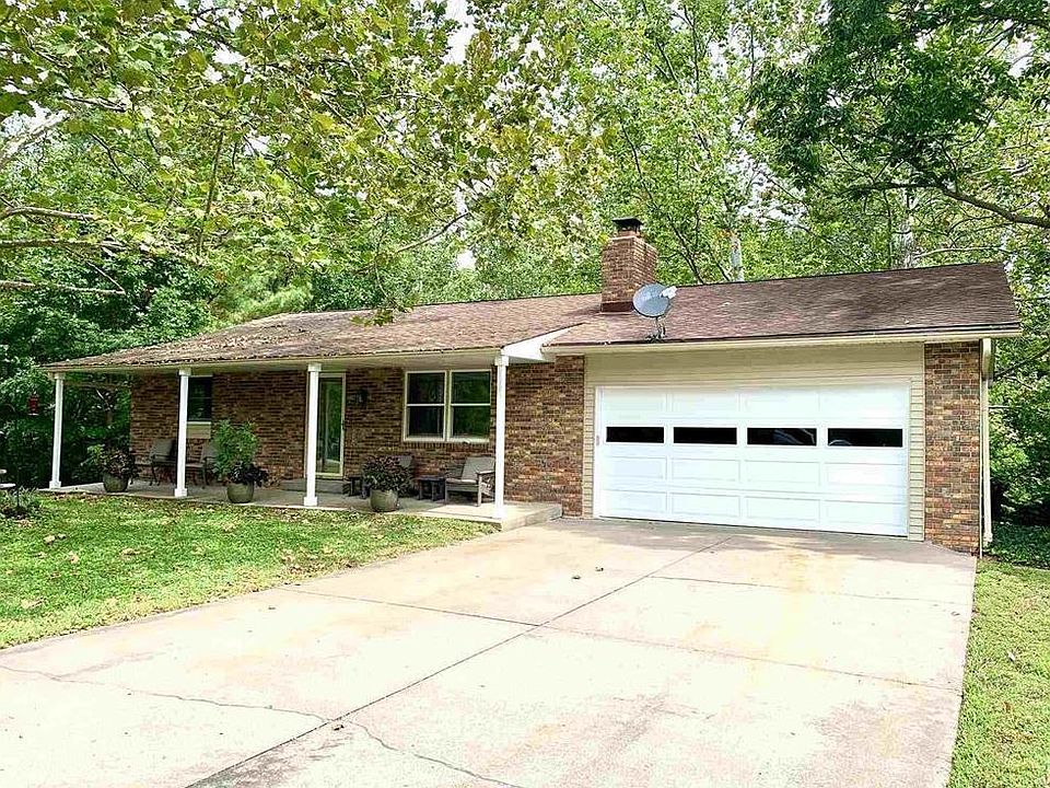 394 Lake Dr, Murphysboro, IL 62966 Zillow