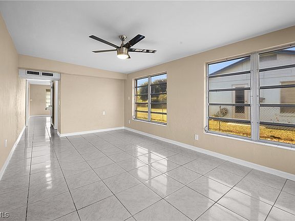 5th image of 275 Lakeview Dr