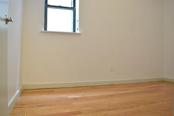 Rented by EXR | media 32