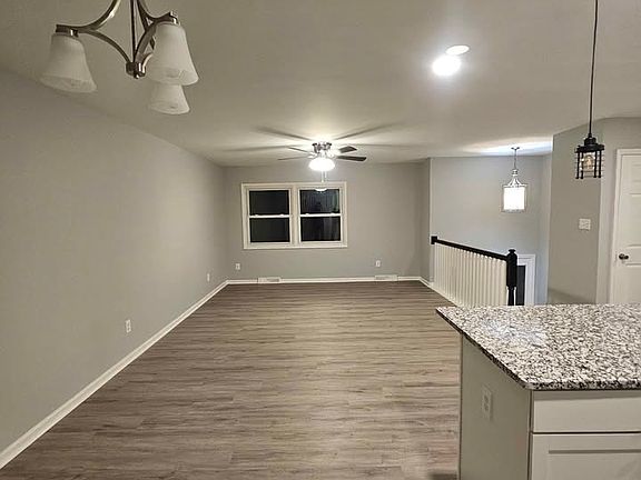 5th image of 21392 Williams Dr #3