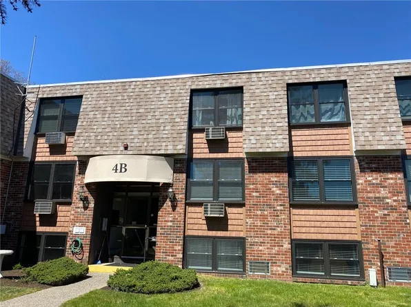 510 Child St APT 404B, Warren, RI 02885