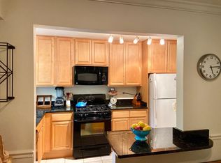 10631 Weymouth St APT 2, Bethesda, MD 20814