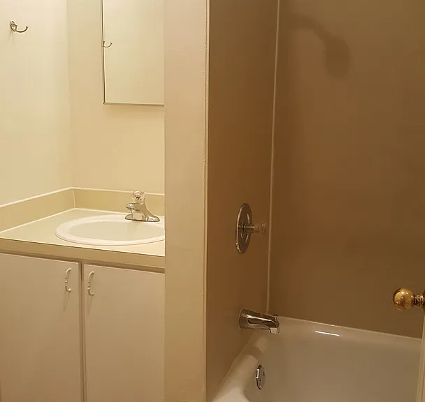 Madison Court — Photo 19