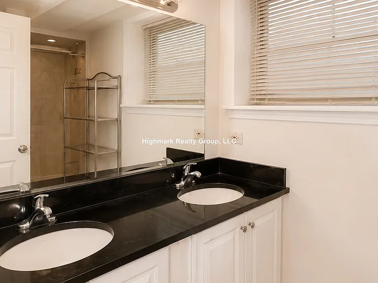 7509 N Greenview Ave #1B — Photo 4