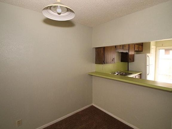 4th image of 2212 Silverway Dr APT C