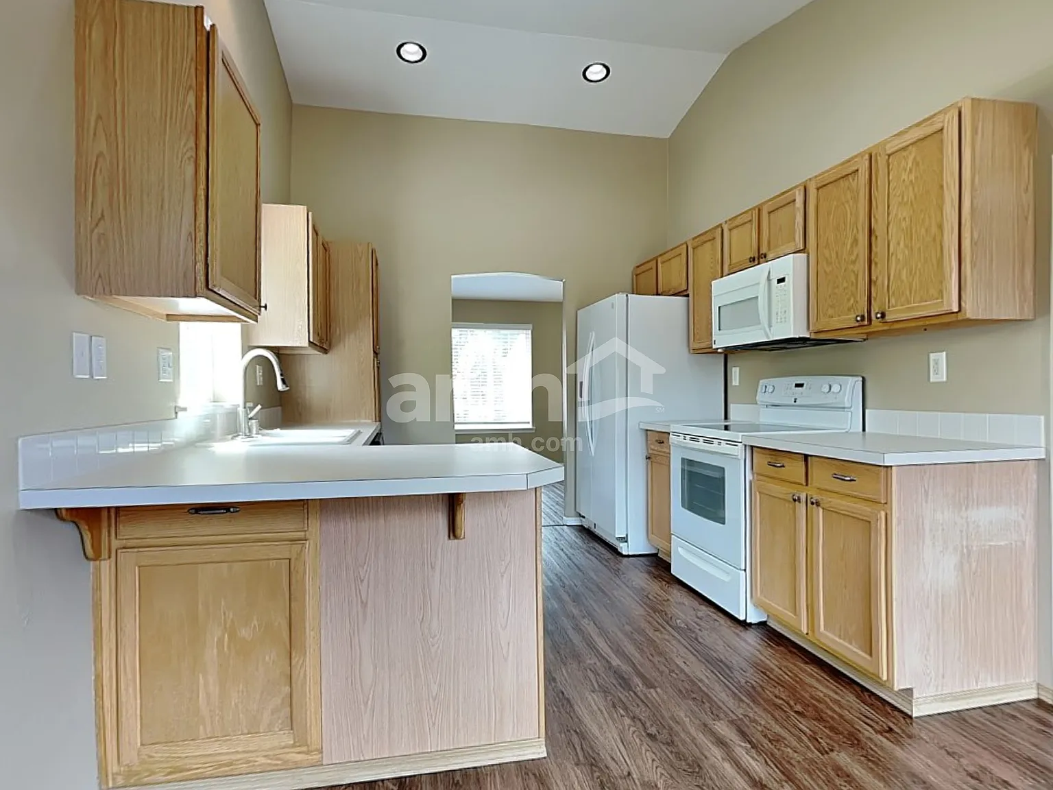 4 bed, 3.0 bath, 2369 sqft, $3,305 — Photo 3