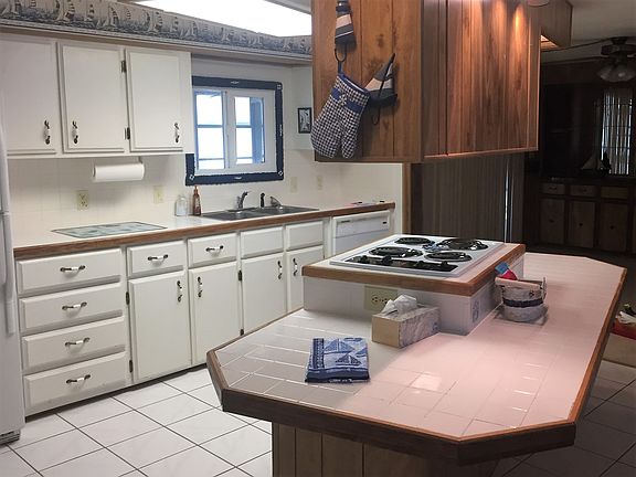 Spacious Kitchen with Island