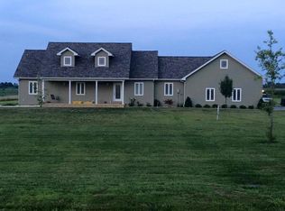 1600 Crossroad School Rd., Eldorado, IL 62930