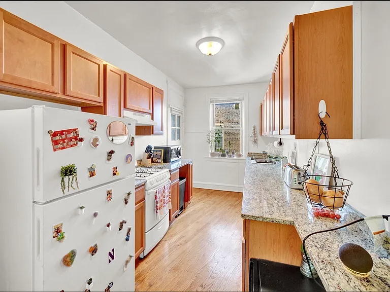 1024 Noyes St — Photo 10