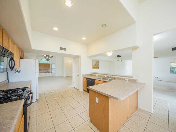 3rd image of 7576 S Laurel Willow Dr