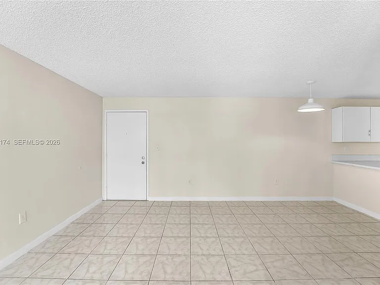 210 SW 11th St #209 — Photo 4