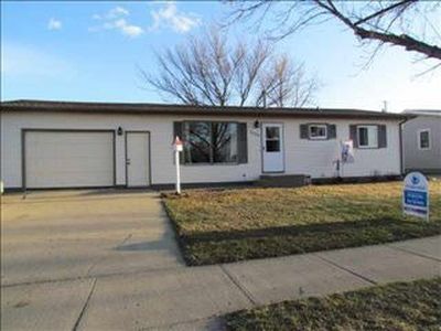 2409 Blake Rd, Minot, ND, 58703