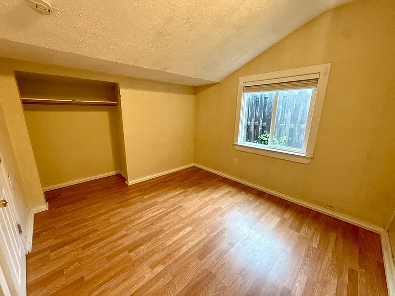 408 S 6th St E — Photo 15