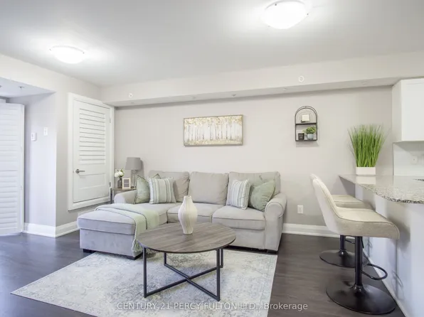 481 Rupert Ave #201, Whitchurch Stouffville, ON L4A 1Y7