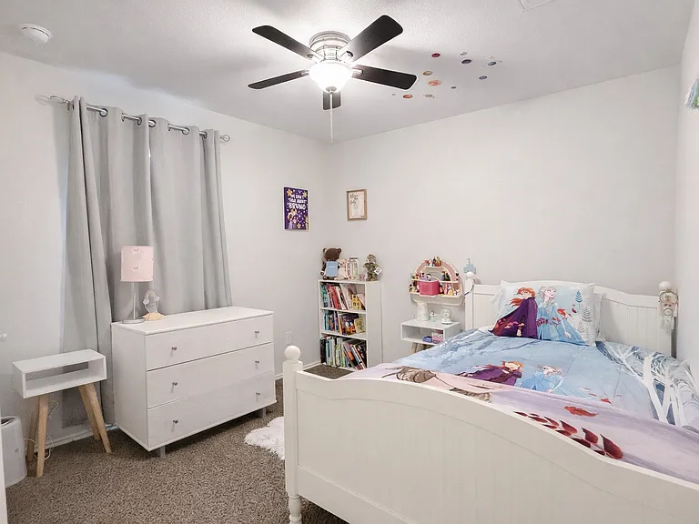 2403 Corradino St — Photo 23