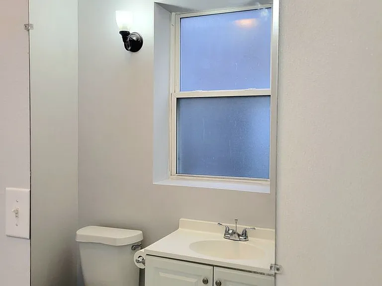 2450 Cleveland Blvd — Photo 16