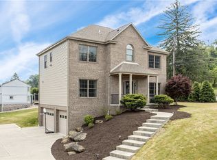 9690 Grosick Rd, Pittsburgh, PA 15237