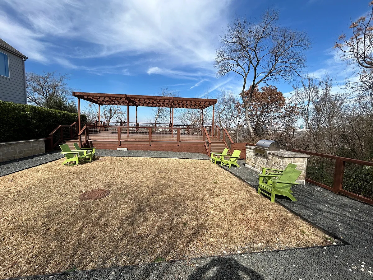 Building Photo - 1293 Clifftop Ln