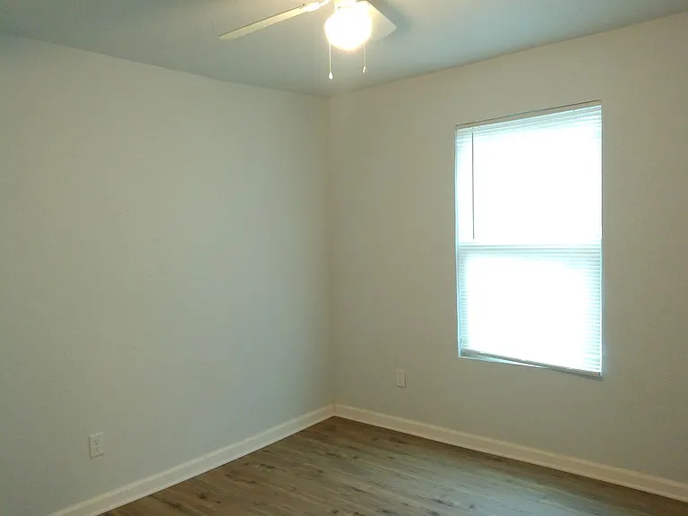 225 Watson St — Photo 11