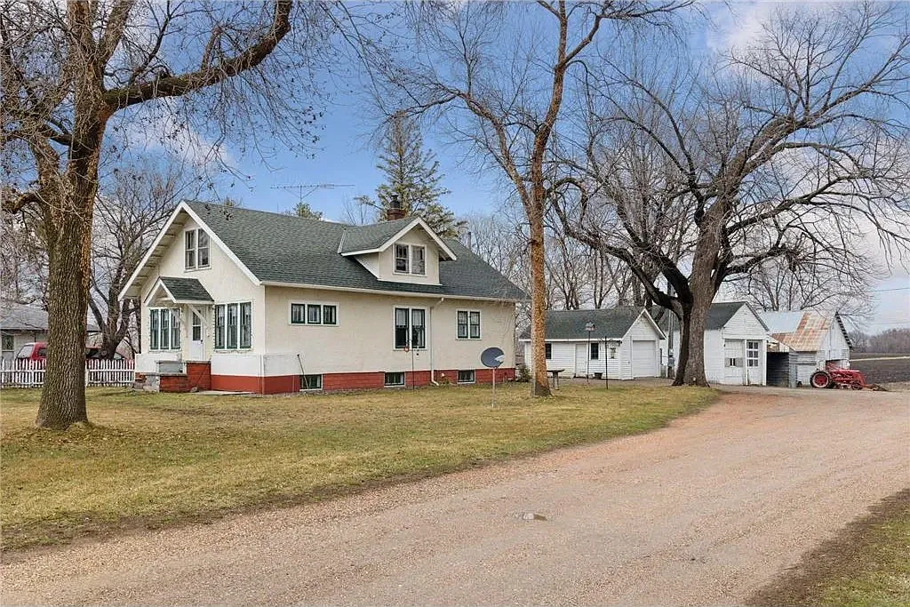 3 bed, 2.5 bath, 2500 sqft, $2,600 — Photo 4