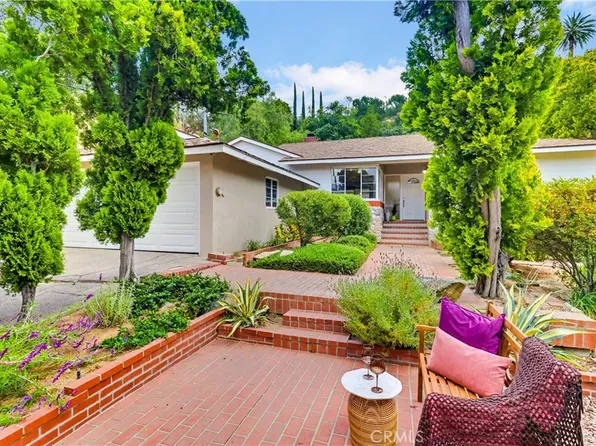 9522 Cedarvale Rd, Tujunga, CA 91042