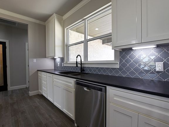 5th image of 110 Virgil Dr