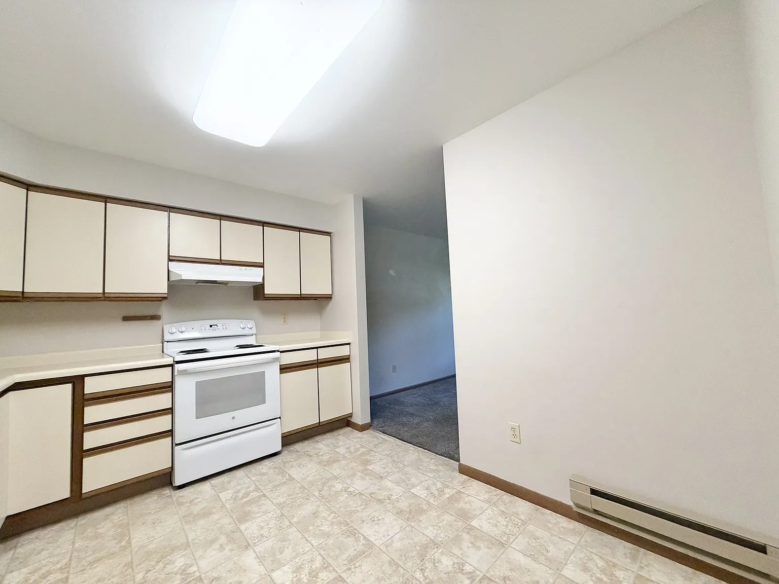 913 Acewood Blvd — Photo 3