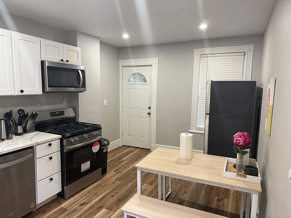 1st image of 48 Saxton St APT 1